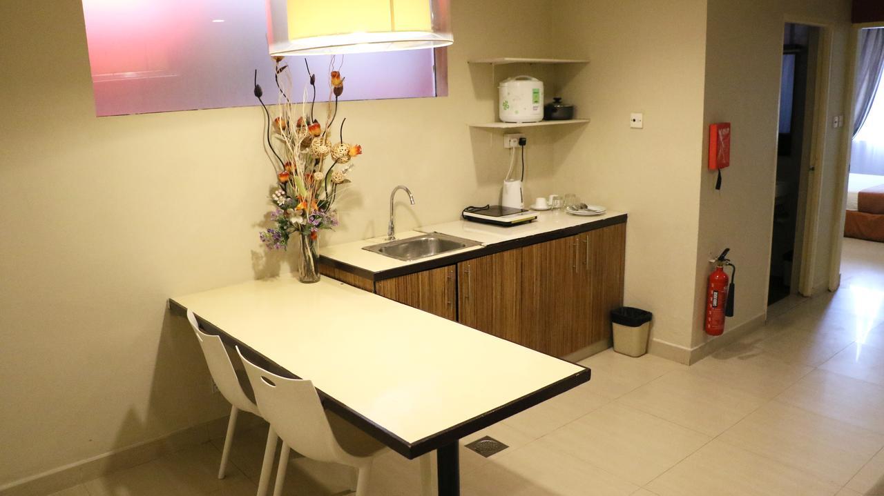 Legallery Suites Hotel Bandar Seri Begawan Exteriör bild