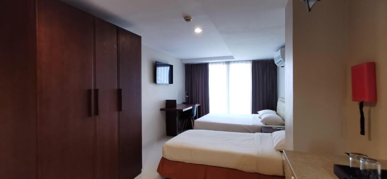 Legallery Suites Hotel Bandar Seri Begawan Exteriör bild