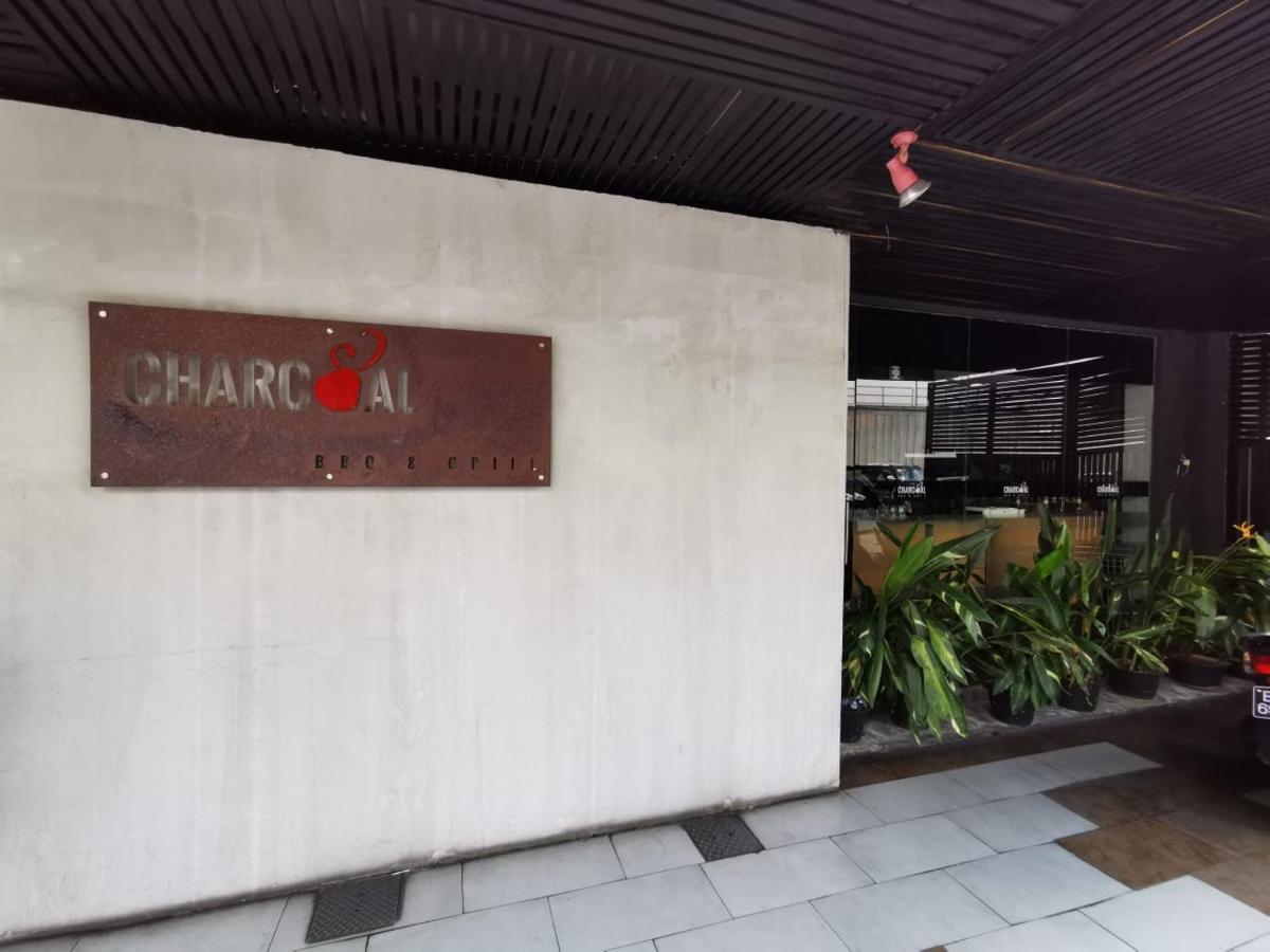 Legallery Suites Hotel Bandar Seri Begawan Exteriör bild